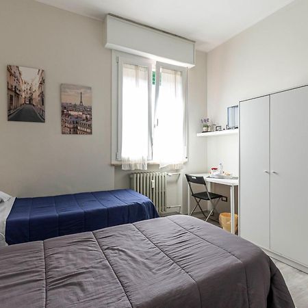 Fare Bnb - Room Del Parco Reggio Emilia Eksteriør bilde