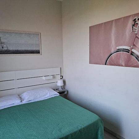 Fare Bnb - Room Del Parco Reggio Emilia Eksteriør bilde