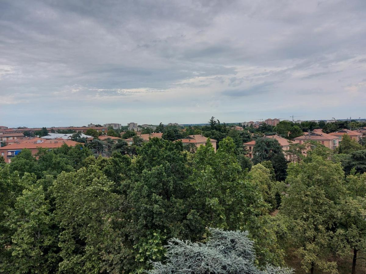 Fare Bnb - Room Del Parco Reggio Emilia Eksteriør bilde