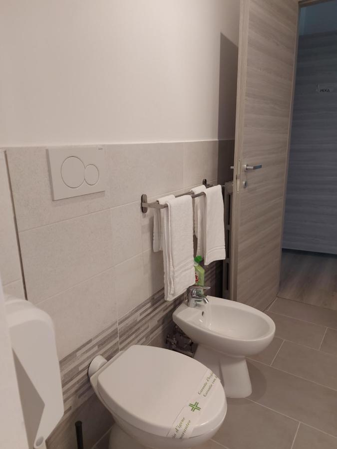 Fare Bnb - Room Del Parco Reggio Emilia Eksteriør bilde
