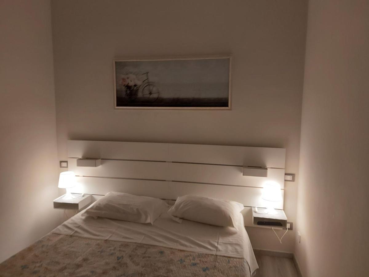 Fare Bnb - Room Del Parco Reggio Emilia Eksteriør bilde