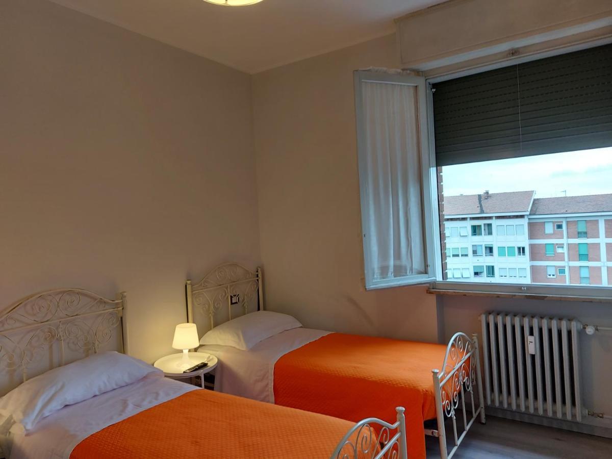 Fare Bnb - Room Del Parco Reggio Emilia Eksteriør bilde