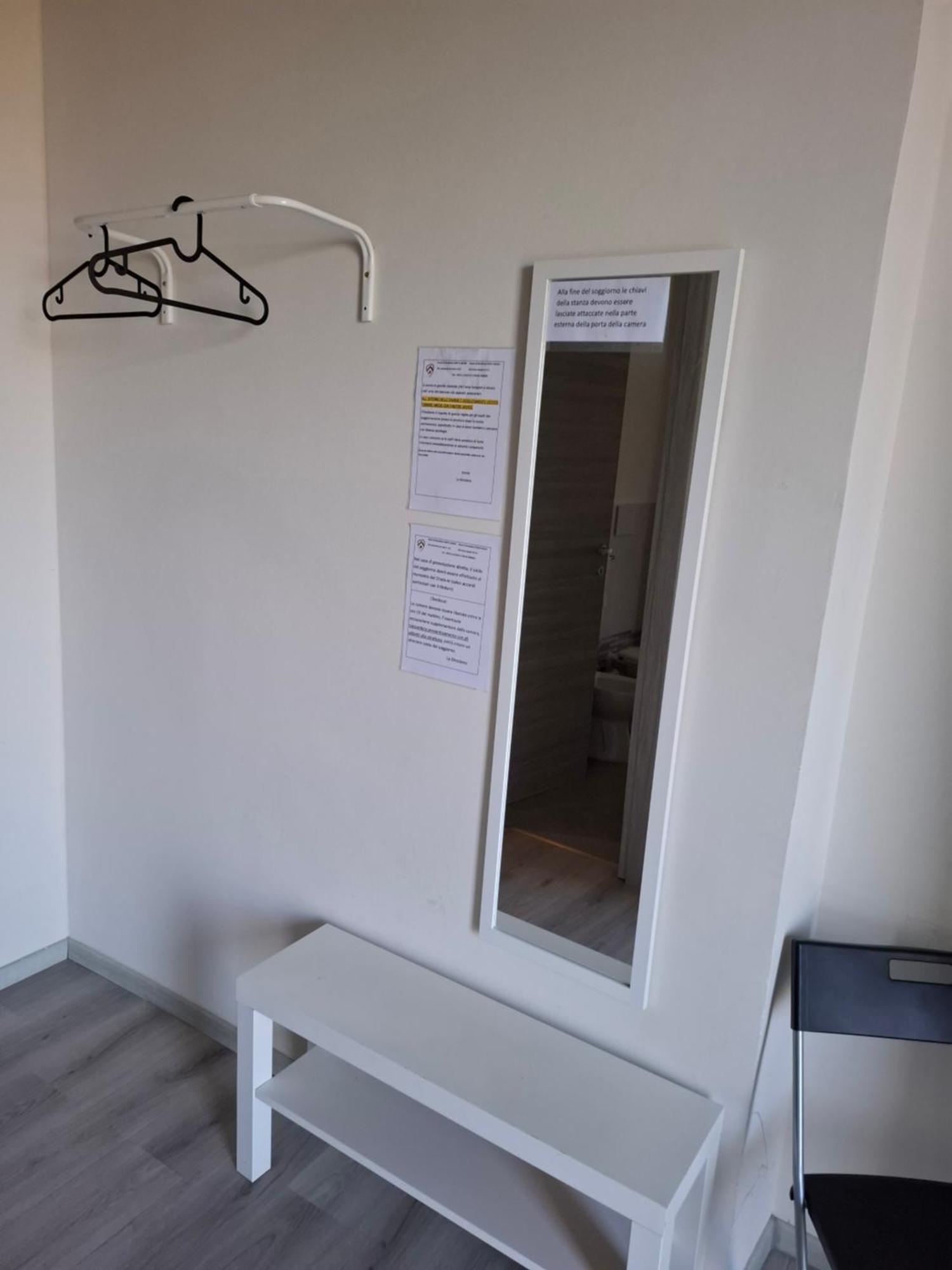 Fare Bnb - Room Del Parco Reggio Emilia Eksteriør bilde
